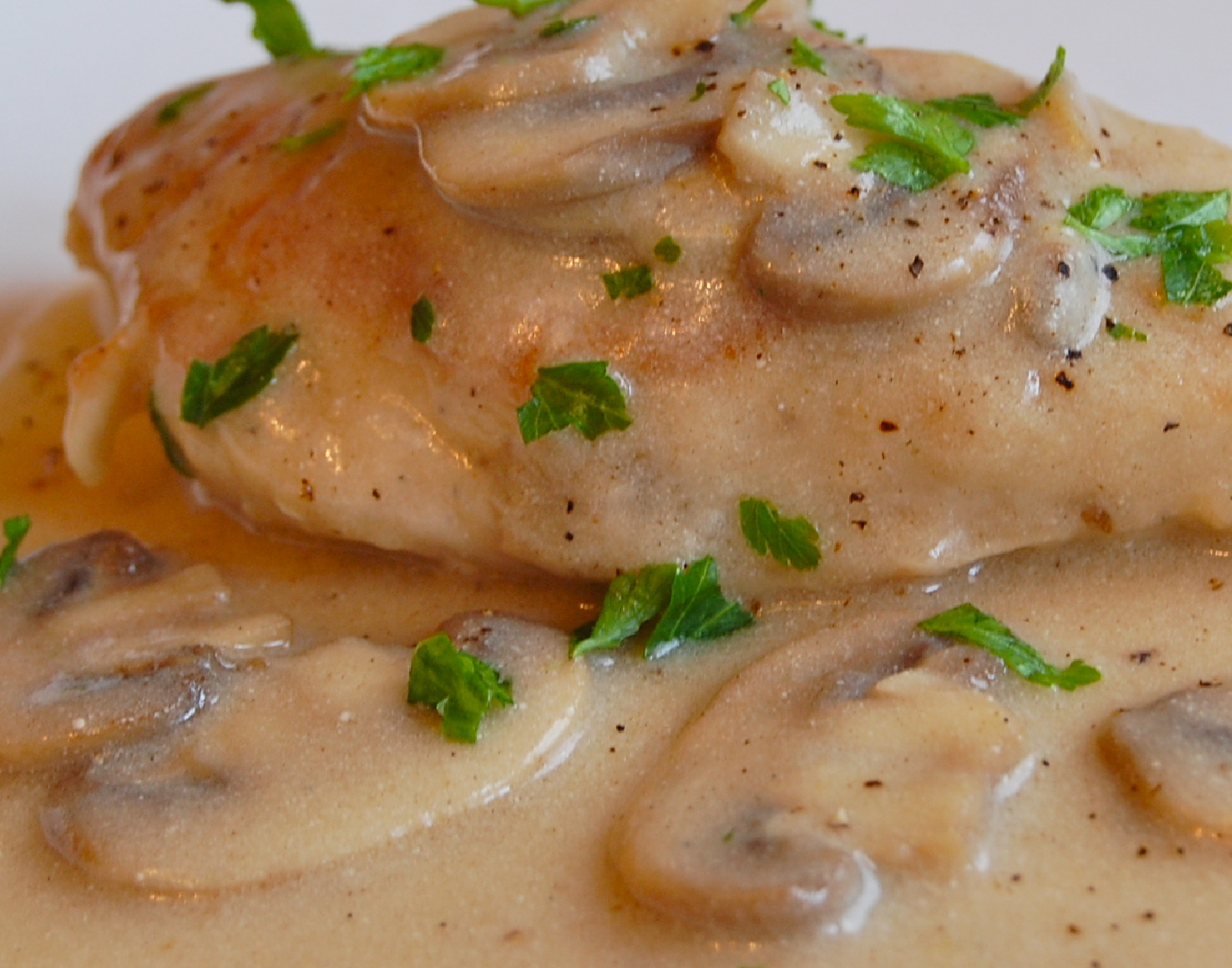 Филе куриное с грибами в сметанном соусе на сковороде рецепт фото пошагово