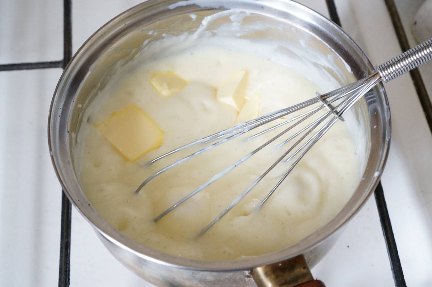 Наполеон молоко масло сливочное. Заварной крем муслин. Приготовление заварного крема. Заварной крем для торта пошаговый. Для взбивания заварного крема.