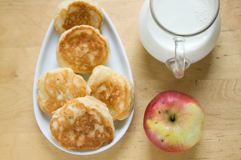 Яблочные оладьи рецепт с фото пошагово на сковороде пышные