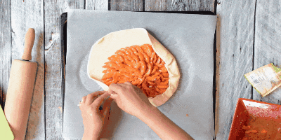 Пирог с абрикосами: Слоёный пирог с абрикосами и миндалём