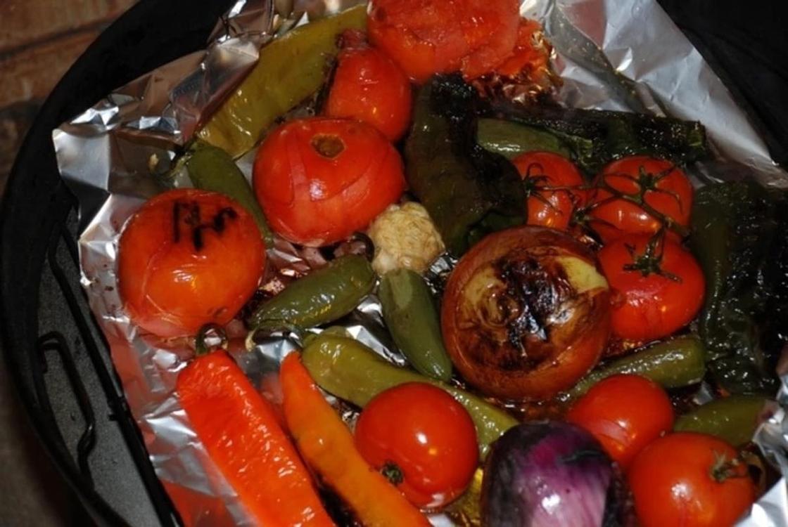 Сколько времени запекать овощи в фольге в духовке для салата