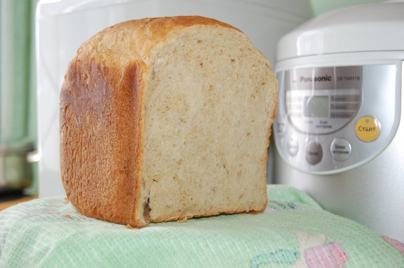 Рецепты хлебопечки с отрубями. Хлеб с отрубями в хлебопечке. Хлебопечка с хлебом. Мука с отрубями для хлебопечки. Хлеб на прессованных дрожжах.