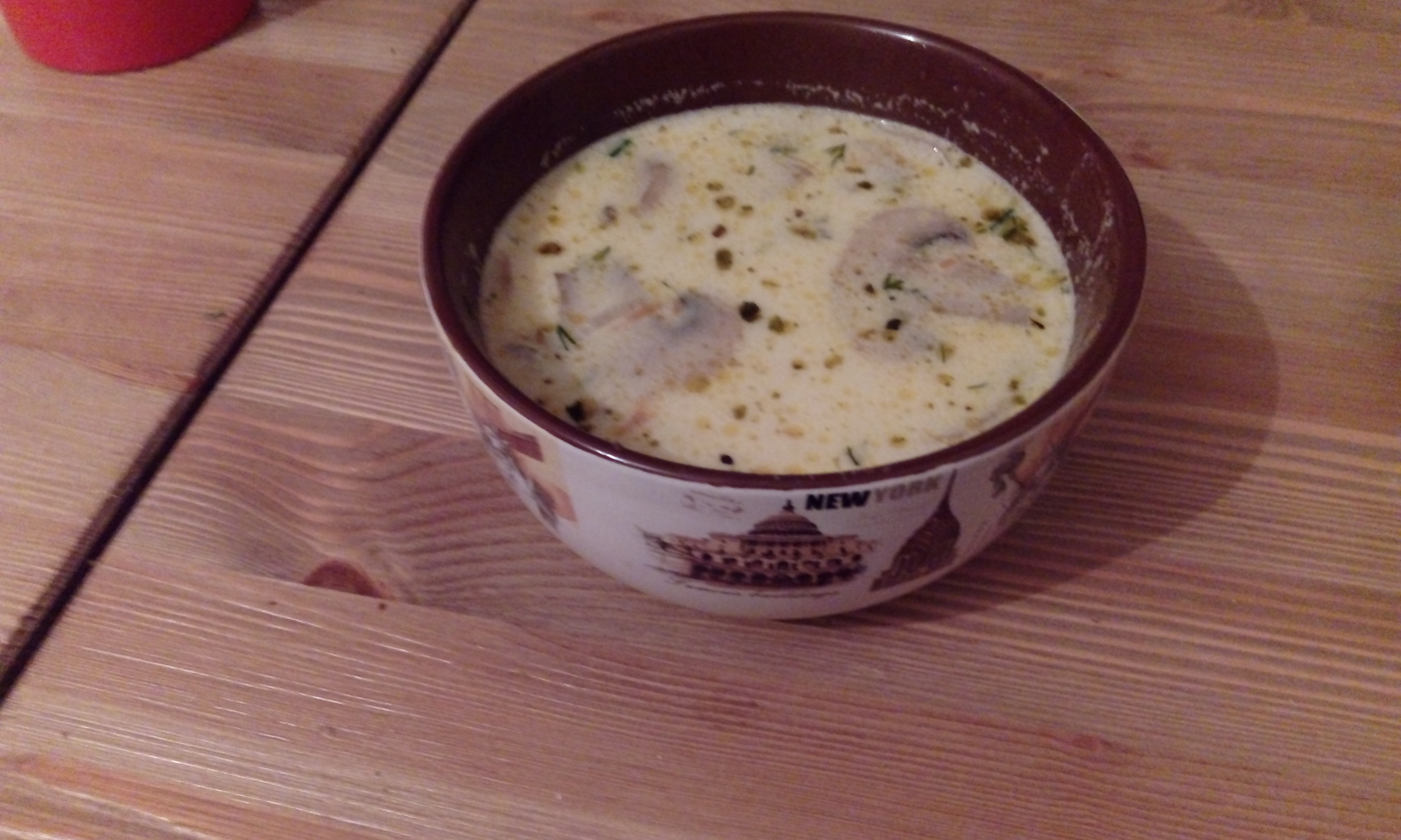 Сливочный суп с грибами и курицей и плавленным сыром
