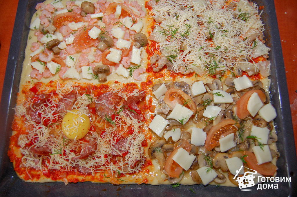 Домашняя пицца в духовке рецепт начинки. Начинка для пиццы. Приготовление начинки для пиццы. Начинка для пиццы в домашних. Варианты пиццы начинки в домашних.