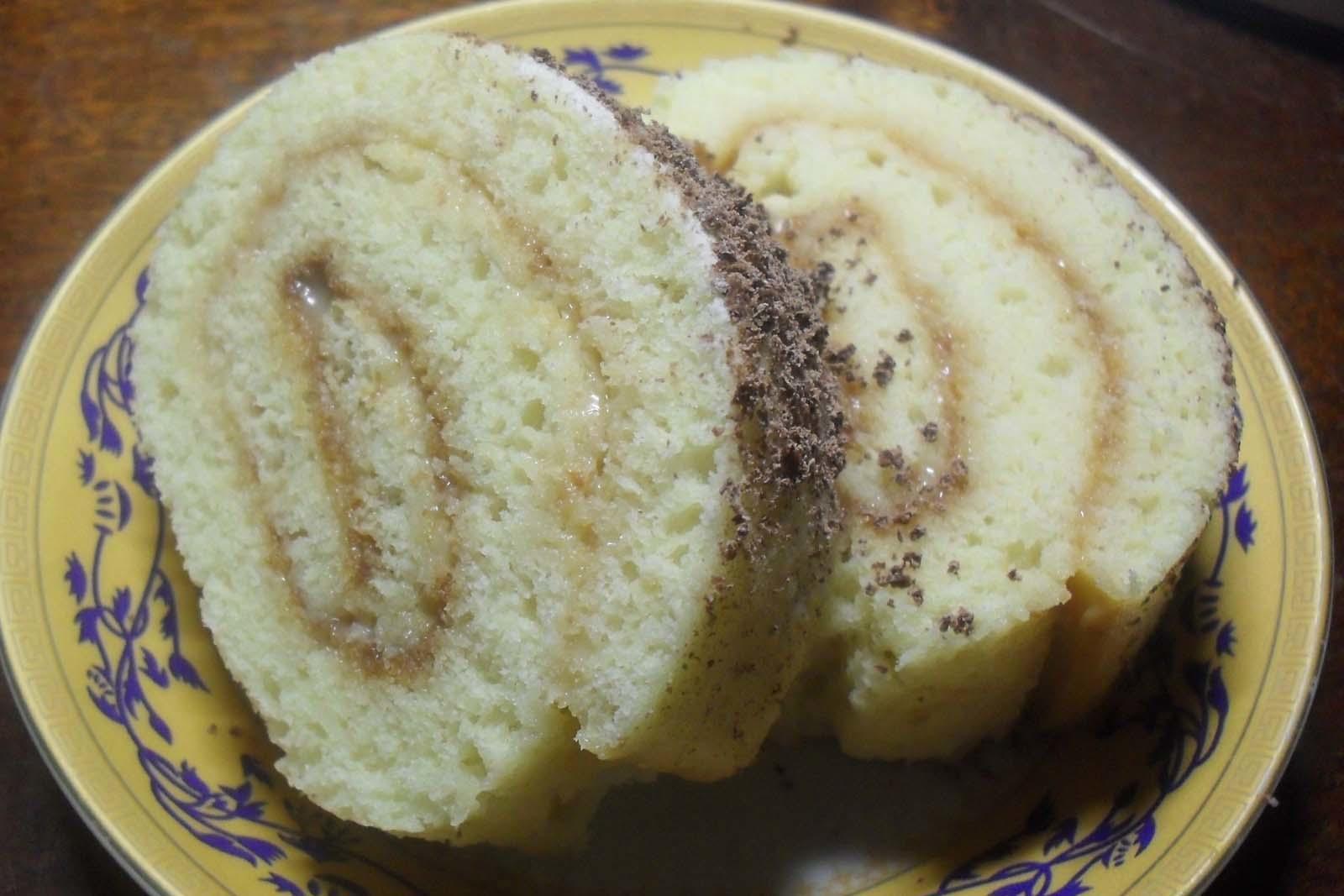 Рулет бисквитный с кремом из сгущенки и сливочного масла рецепт фото пошагово классический в духовке