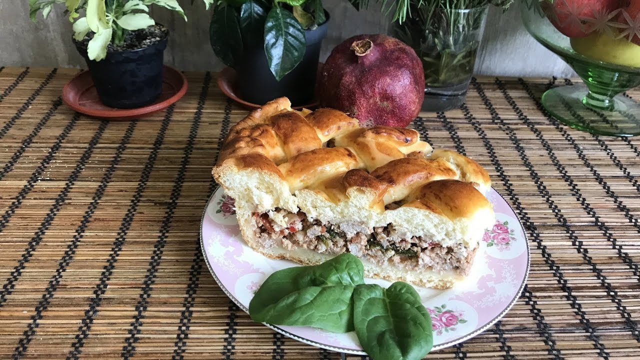 Пирог с кабачками и мясом из дрожжевого теста