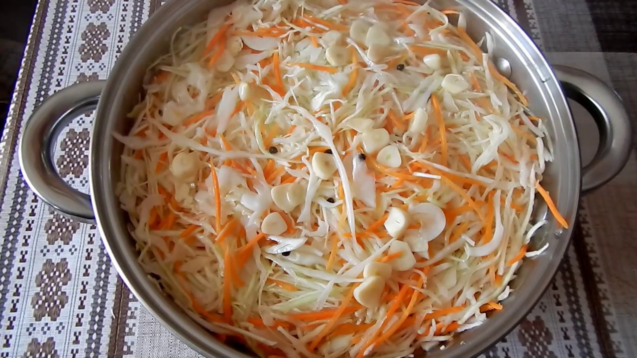 Пицца с капустой квашеной капусты