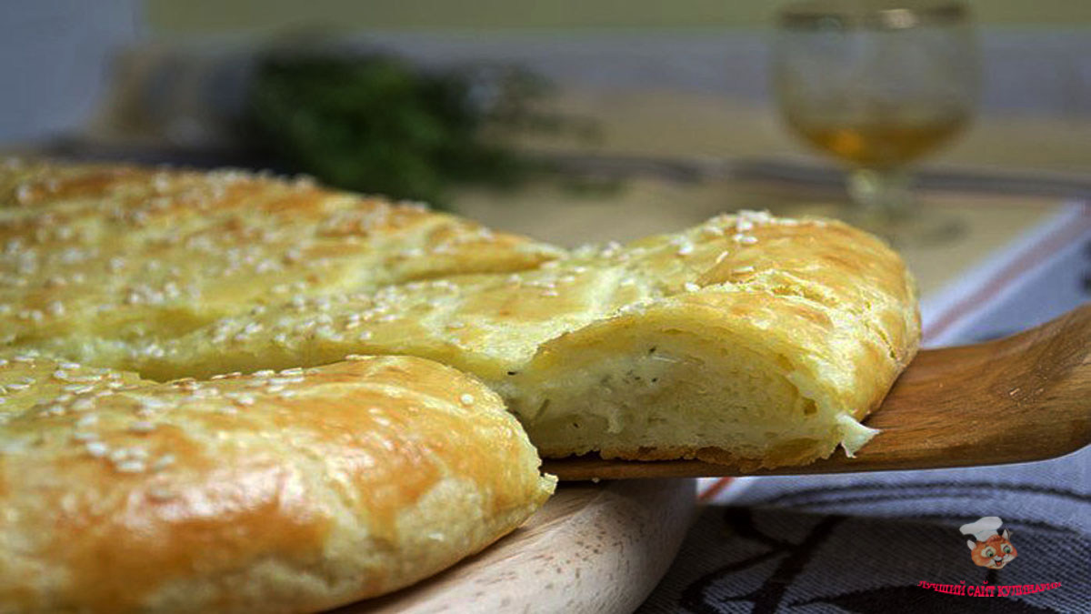 Хачапури с сыром из слоеного дрожжевого теста в духовке рецепт с фото
