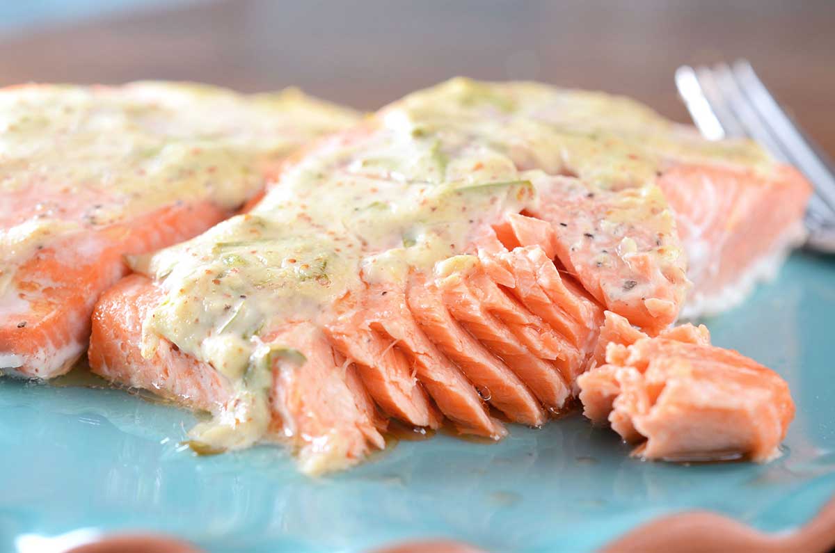Рецепт лосося в сливочном соусе с морепродуктами
