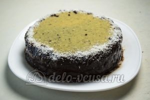 Шоколадно-кокосовый торт: Собираем и украшаем торт