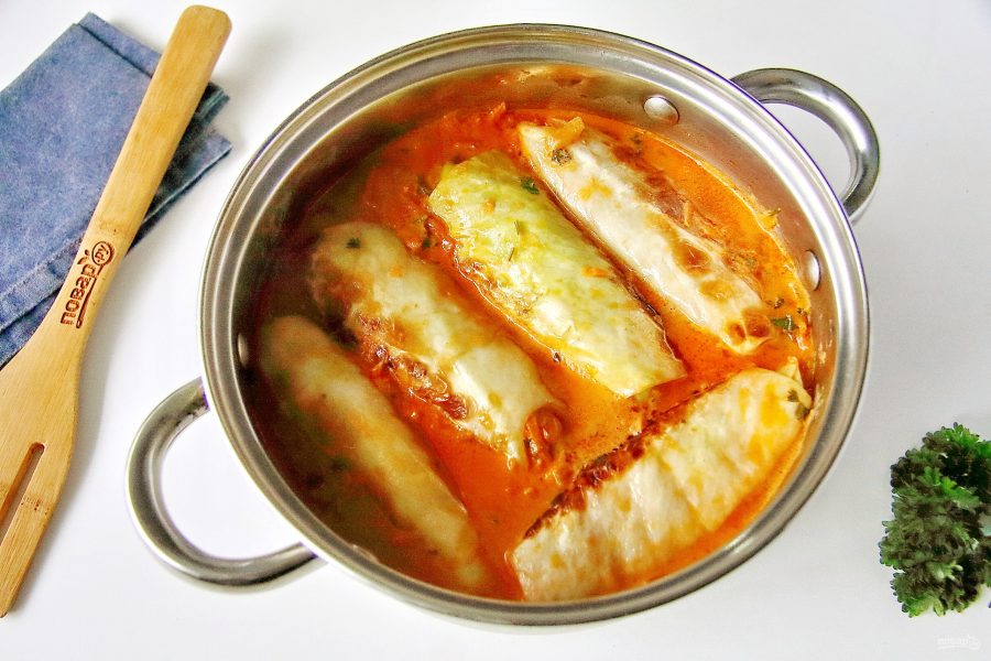 Голубцы в кастрюле в томатно сметанном соусе рецепт с пошаговым фото