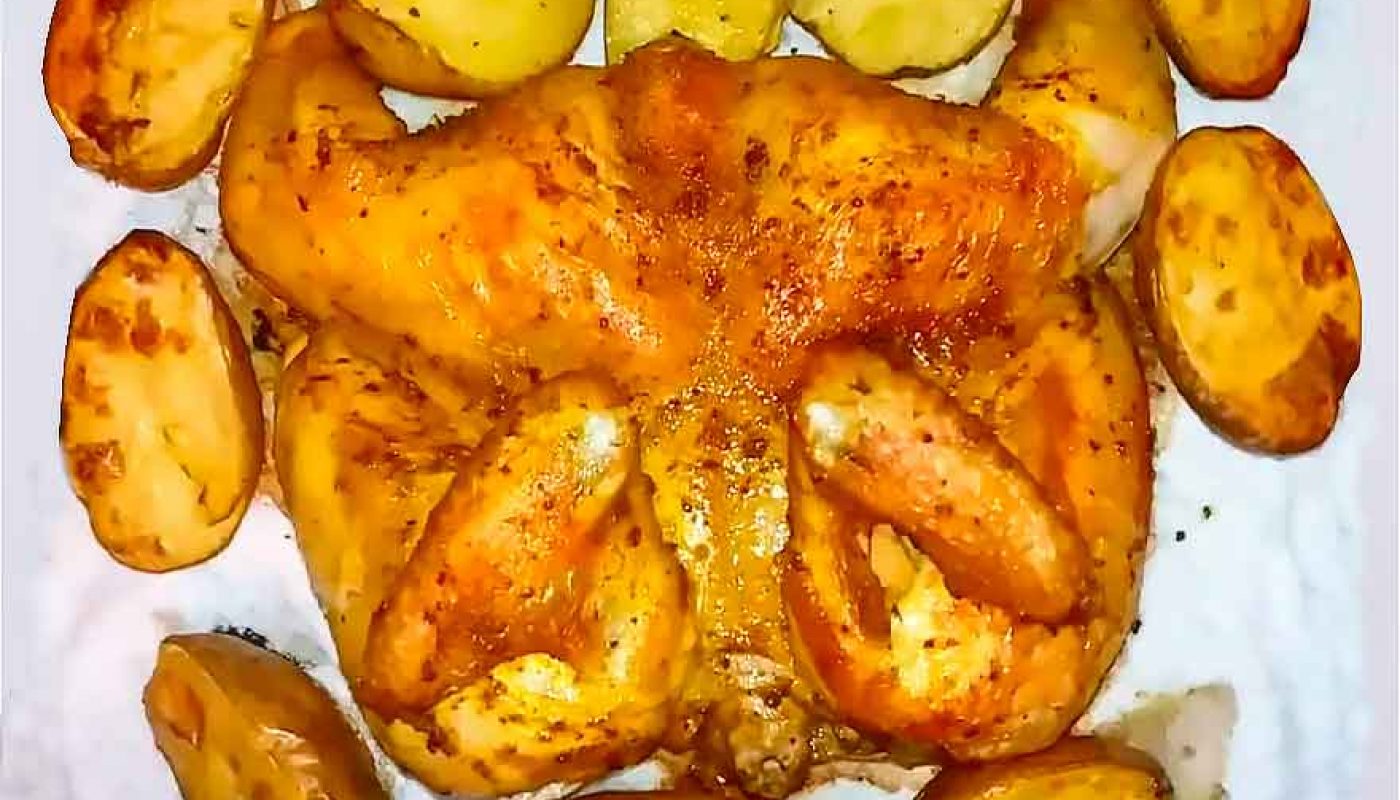 Курица с картошкой на соли в духовке