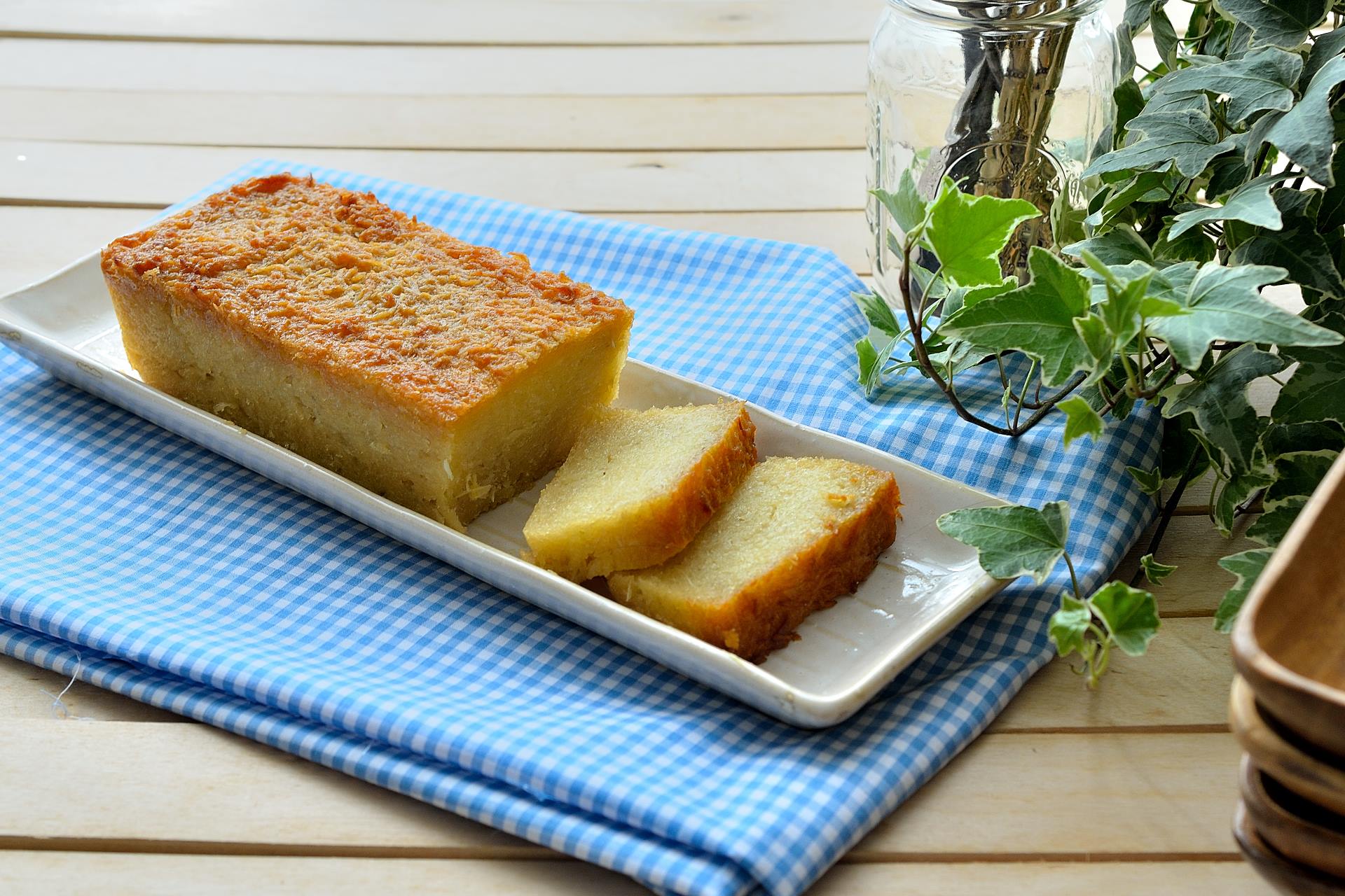 Творожная запеканка с грушей и маком