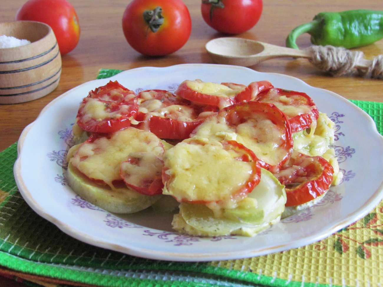 Кабачки жареные с яйцом и помидорами калорийность