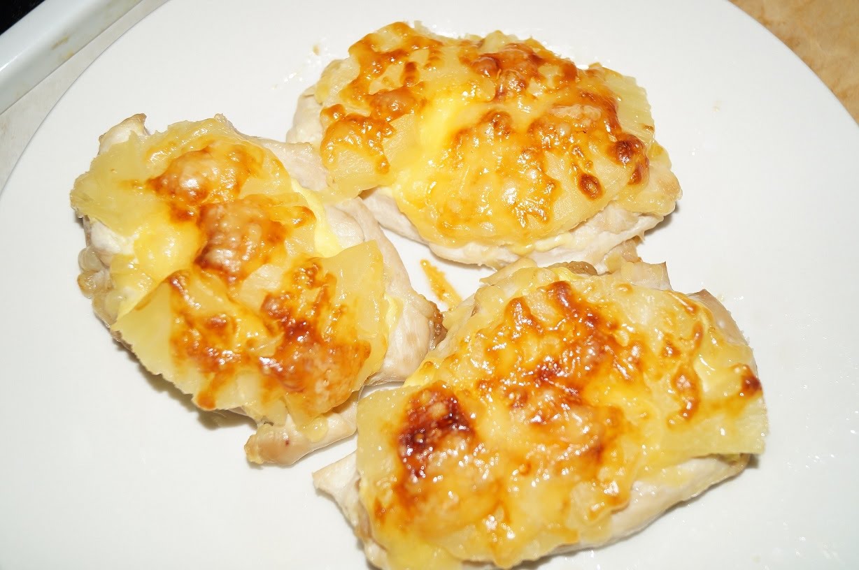 Филе курицы с ананасами в духовке рецепт с фото пошагово с сыром