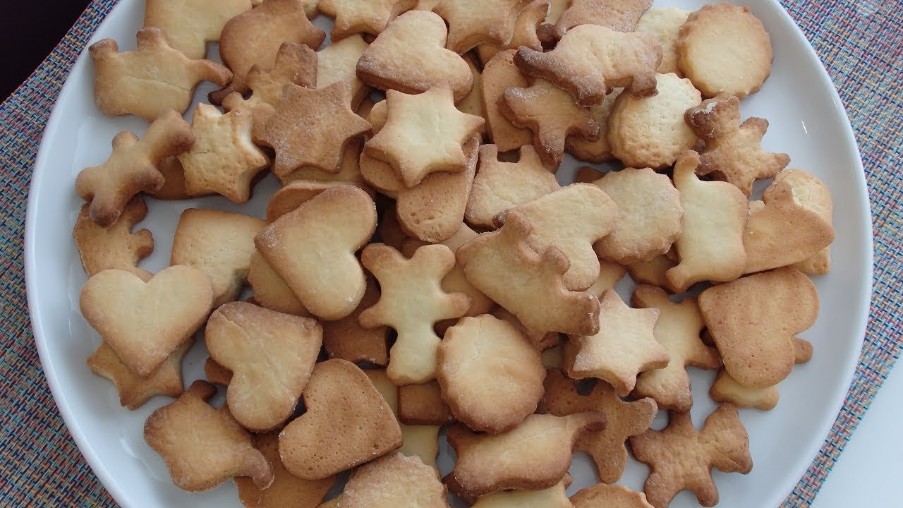 Песочные печенья простой рецепт. Печенье. Печенье «песочное». Печенье песочное детское. Песочно выемное печенье.