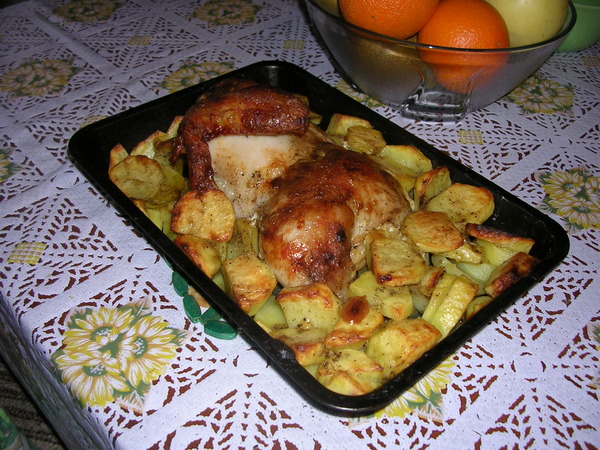 Курица с картошкой в духовке домашнее фото