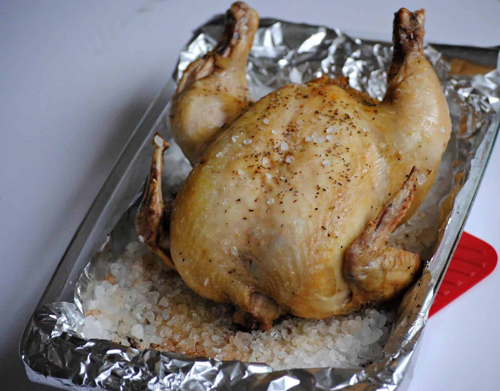 Запечь курицу в соли в духовке целиком