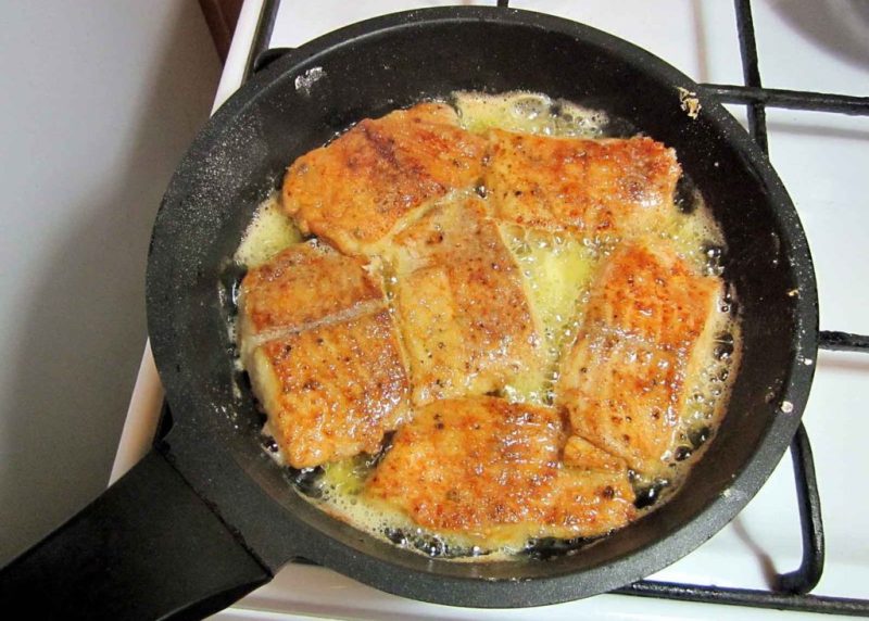 Как вкусно приготовить рыбу на сковороде рецепт с фото пошагово