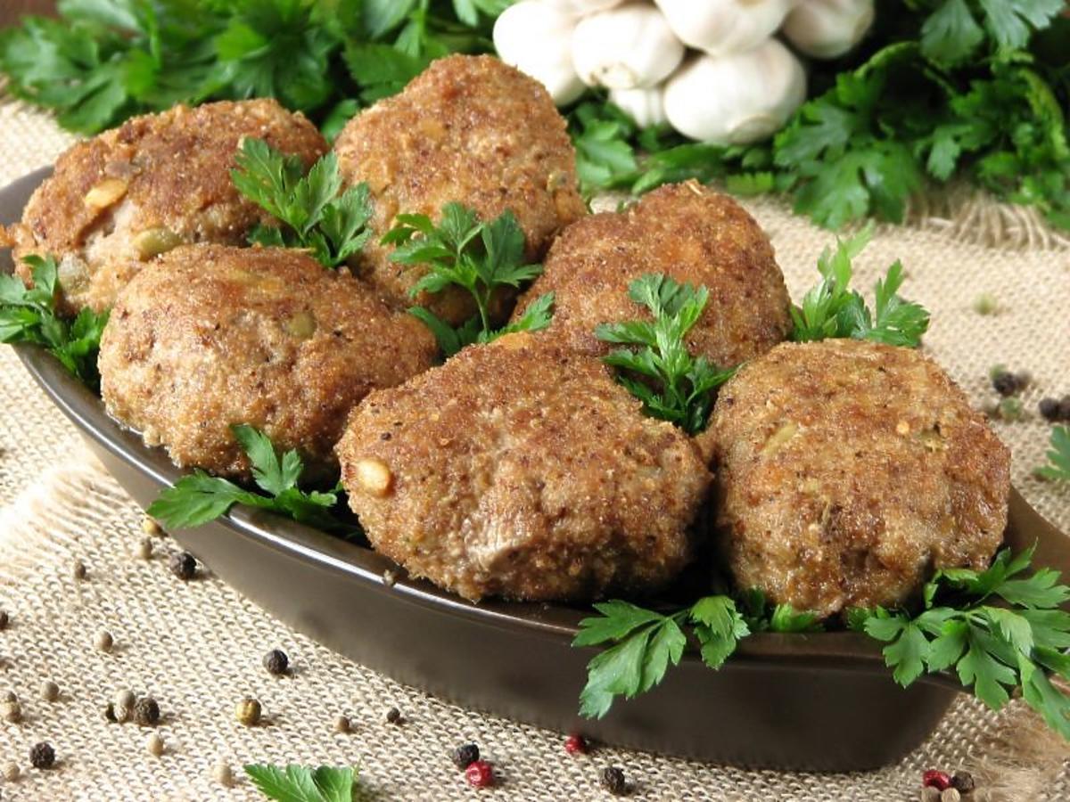 Рецепт вкусных котлет с пошаговым фото. Котлеты домашние. Вкусные куриные котлеты. Детские котлеты. Русские котлеты.