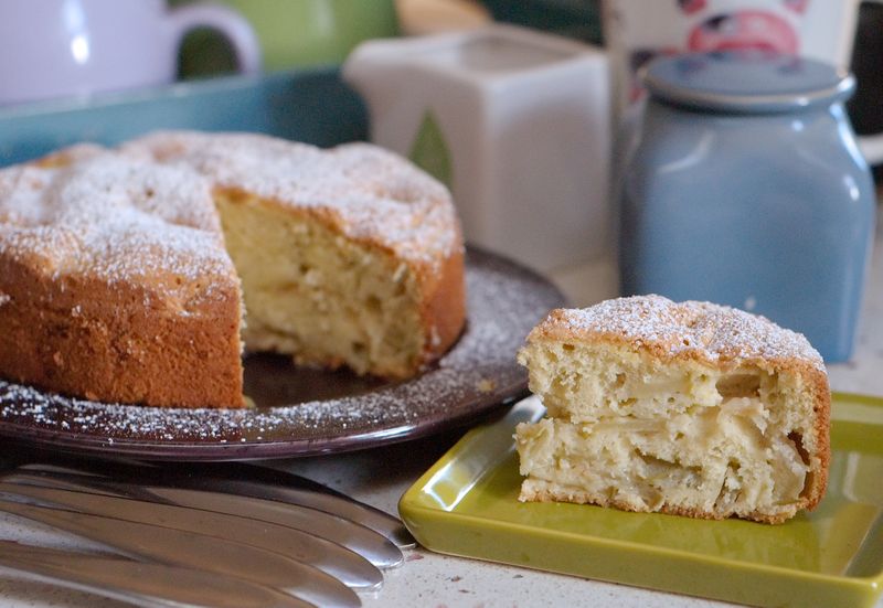 Рецепты шарлотки и пироги с яблоком в микроволновке