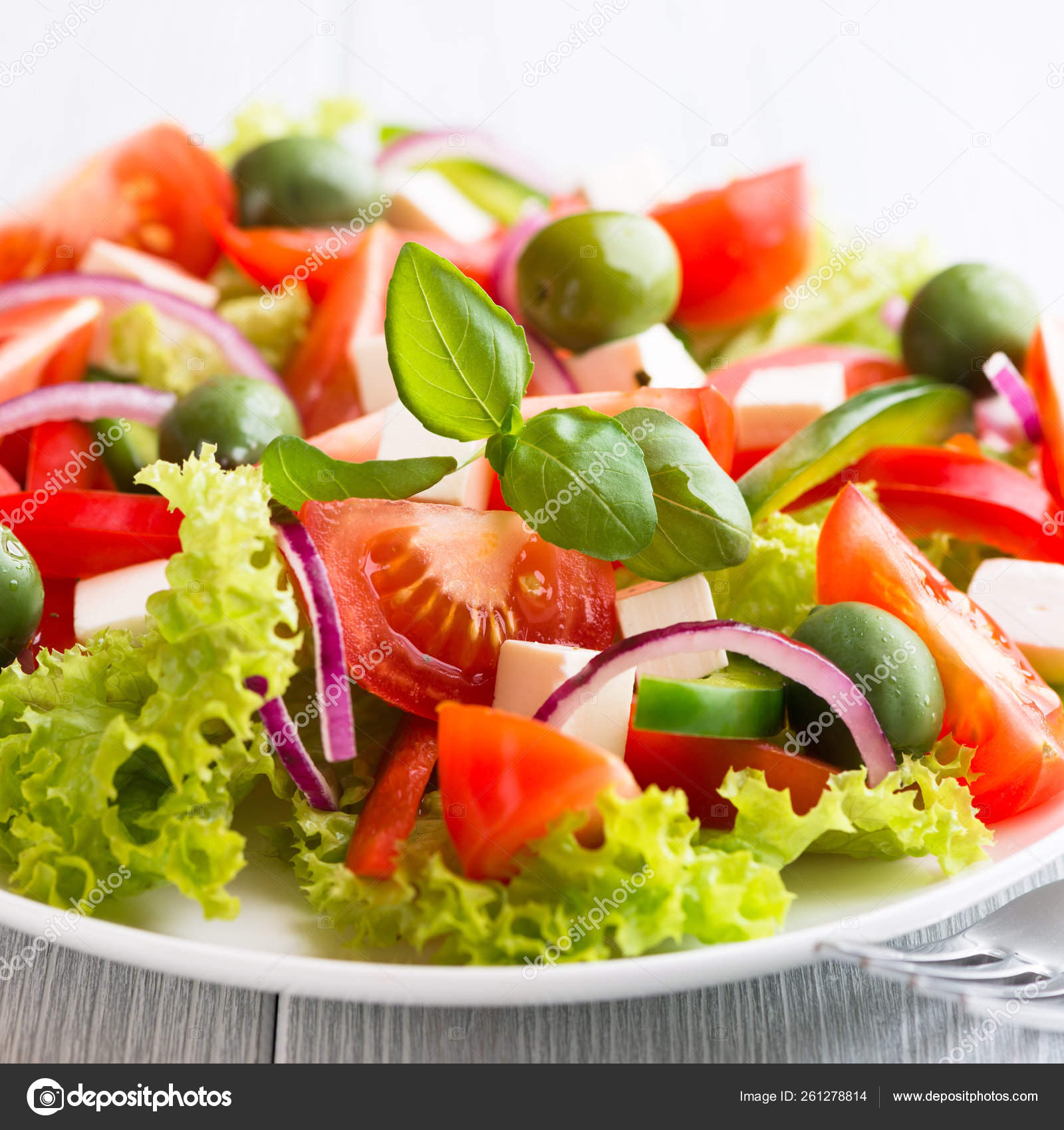 Salat iz. Салат. Овощной салатик. Красивый салат из овощей. Свежий овощной салат.