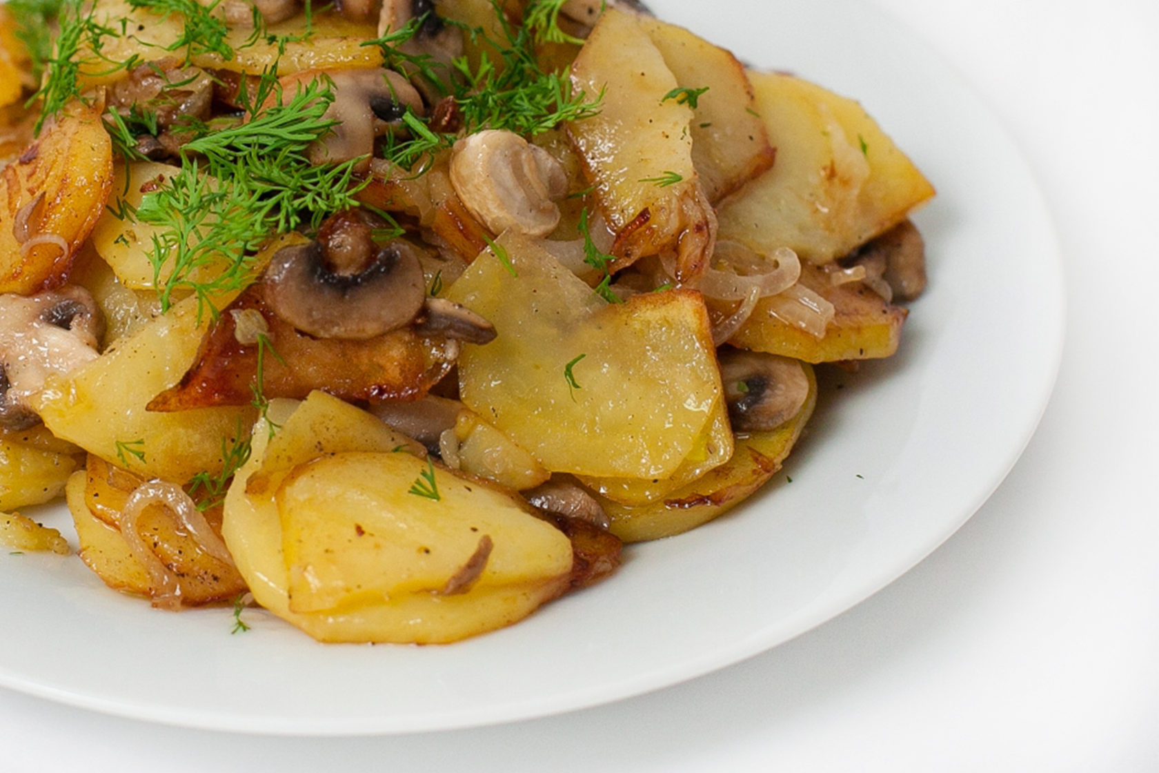 Картофель жареный с грибами шампиньонами