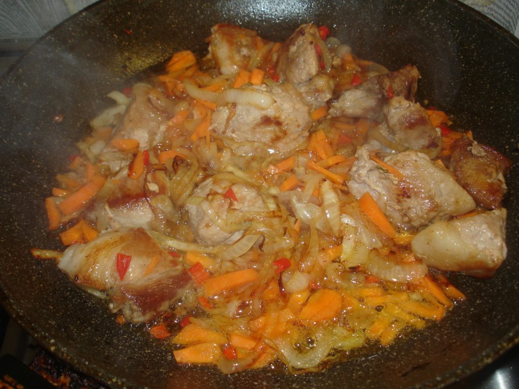 Плов в казане на плите из свинины рецепт узбекский пошаговый с фото пошаговый